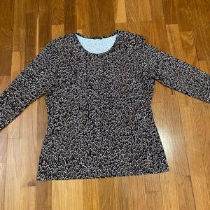 Jay McLaughlin, brown, black and white top, three-quarter sleeve size large